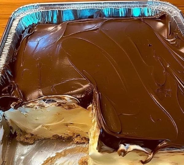 The recipe for the No-Bake Chocolate Éclair Cake