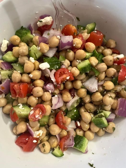 A delicious and healthy chickpea salad